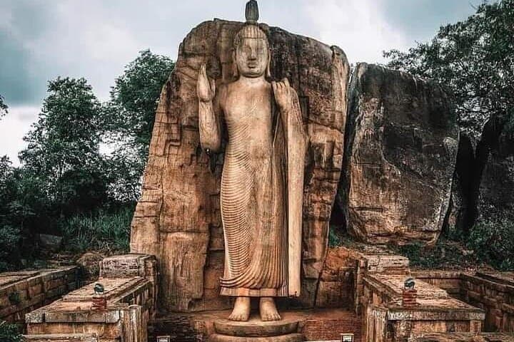 Discover Sri Lanka: An All-Inclusive 9-Day Adventure