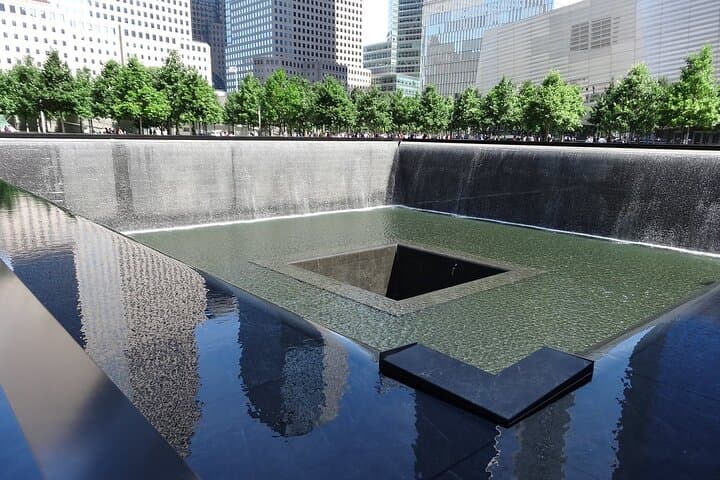 Best of Manhattan: 3-Hour Walking Tour and Central Park Bike Rental photo 6