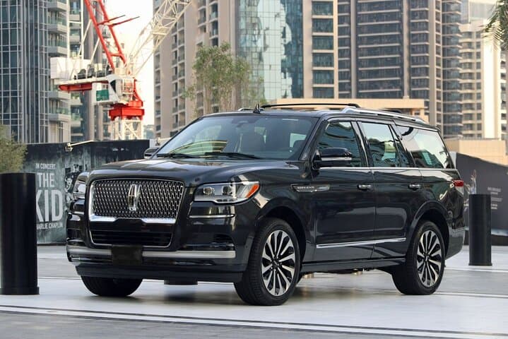 Dubai Private Full-Day Luxury Car and Driver — Comfort, Flexibility & Local Navigation photo 6