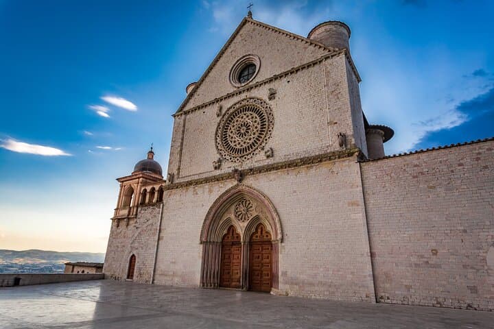 Day Trip from Rome to Tuscany & Assisi — Montepulciano Wine Lunch and Assisi Guided Tour