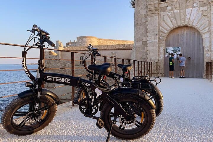 Sunset E‑Bike Tour of Ortigia with Sicilian Aperitif photo 3