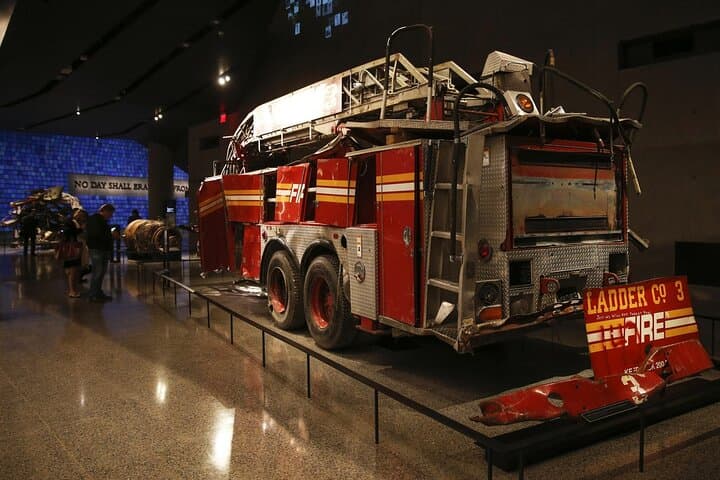 Exploring Lower Manhattan: 9/11 Ground Zero and Iconic Manhattan Walking Tour photo 3