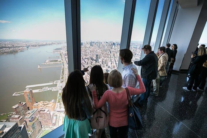 Lower Manhattan Walking Tour and One World Observatory Visit — 5-Hour Guided Experience
