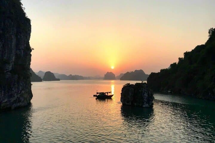 Kayak and Swim Halong-Lan Ha Bay: Private Canoe from Cat Ba Island photo 6