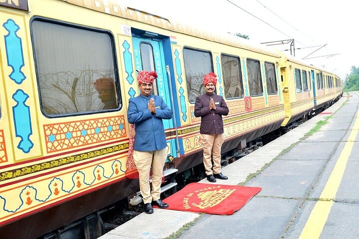 Taj Mahal Same Day Luxury Tour by Superfast Train from Delhi photo 3
