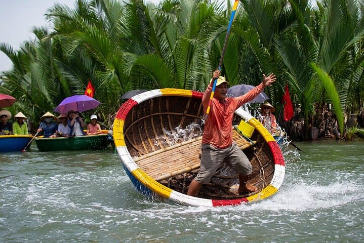 Hoi An Coconut Jungle & Evening Lantern Boat Lantern Ride: Basket Boats, Ancient Town and Lantern Release photo 6