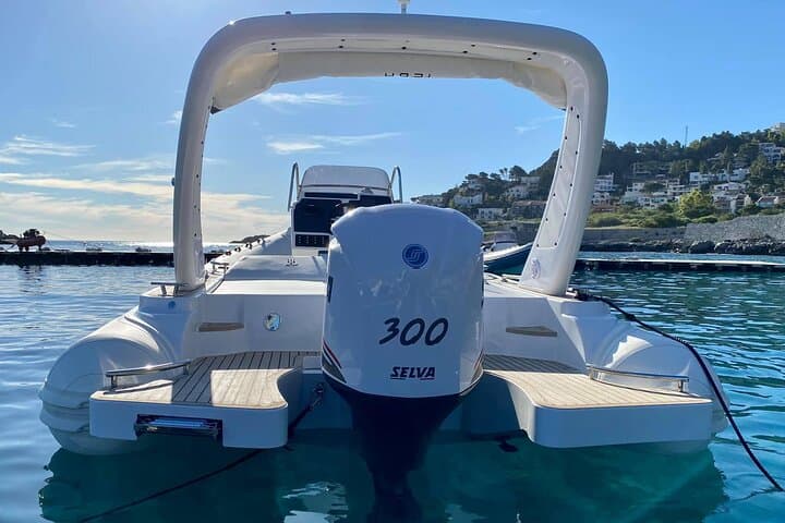 Castellammare del Golfo Dinghy Rental: Explore Sicilian Coves Aboard an Icon 28S photo 4