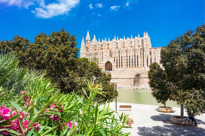 Palma de Mallorca Scavenger Hunt: Self-Guided City Highlights Tour photo 6