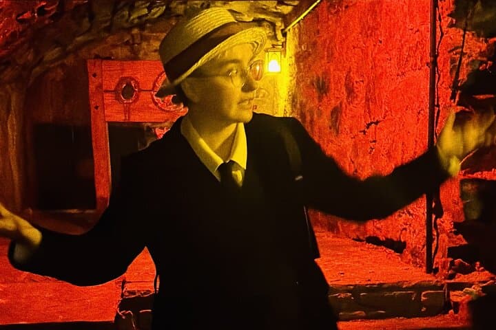 Edinburgh Old Town and South Bridge Vaults Afternoon Ghost Tour: Vaults, Closes & Dark History photo 5