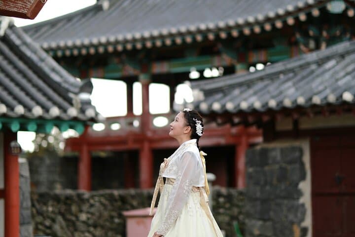 Explore Jeju East: UNESCO Sites and Private Hanbok Experience