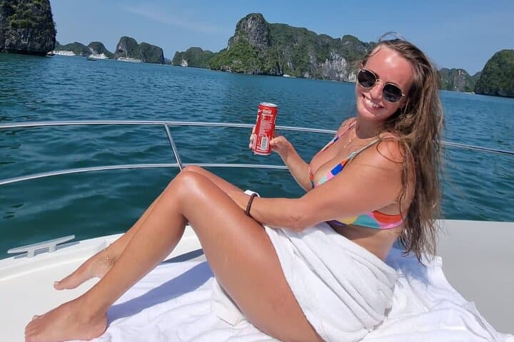 Ha Long Bay Sunset Private Yacht with Kayaking & Swimming photo 3