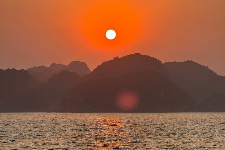 Lan Ha Bay Luxury Sunset Cruise: Kayak, Water Slides & Jacuzzi Experience photo 6