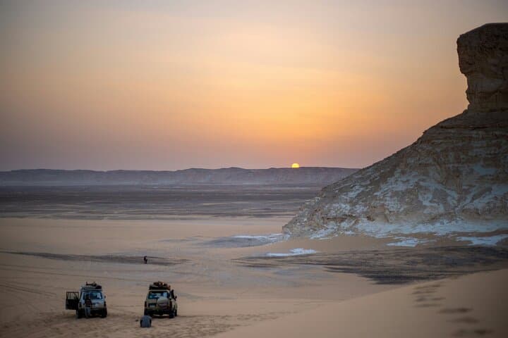 Overnight Desert Adventure: Bahariya Oasis, Black Desert & White Desert in 2 Days photo 6
