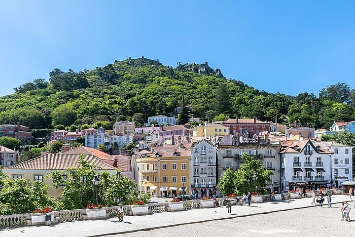 Sintra Guided Walking Tour: Palaces, Pastries & Pena Views photo 4