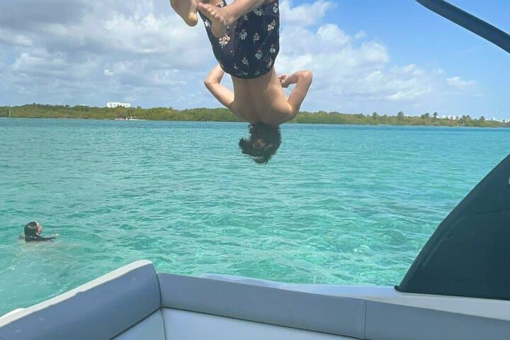 Private Miami Boat Tour with Champagne, Sandbars & Floating Mat photo 6