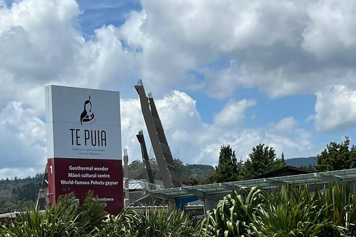 Private 2-Day Driver From Auckland to Rotorua & Waitomo (Hobbiton Option) photo 3