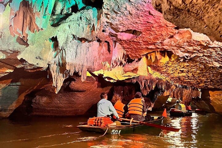 Luxury Day Trip to Bich Dong Pagoda & Trang An Grottoes from Hanoi photo 2