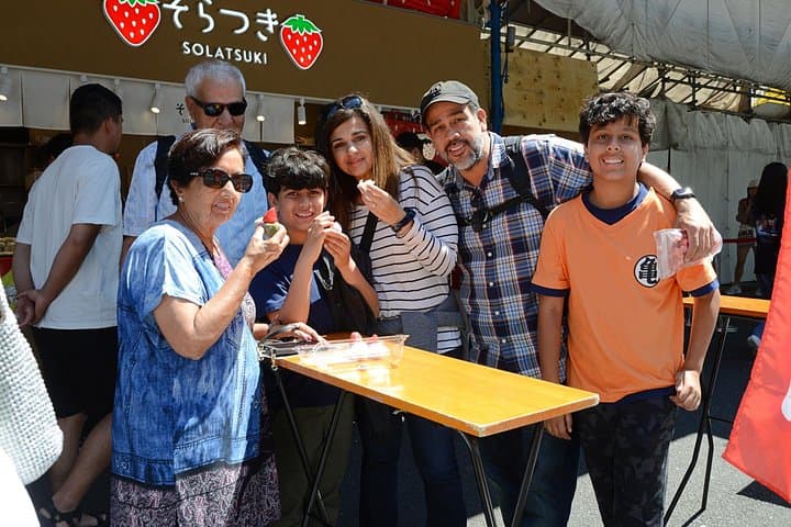 Kuromon Market Food Tour: Half-Day Guided Tasting in Osaka's Kitchen photo 3