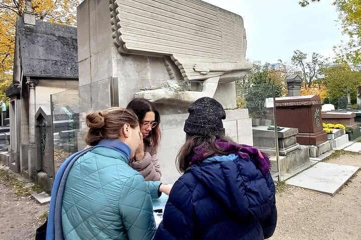 Who Killed Victor? Investigation at Père Lachaise — Interactive Mystery Walk photo 4