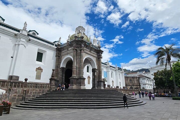 Walk-Through-Old-Quito-panecillo-viewpoints-and-local-cuisine photo 4