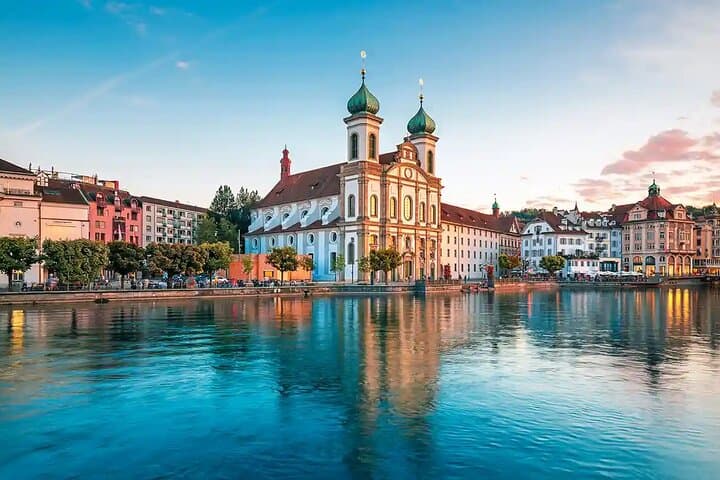 Lucerne Private Walking Tour: Chapel Bridge, Old Town & Lion Monument photo 4