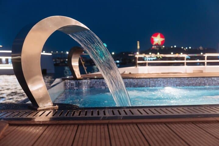Sunset Dining & Bay Harmony: Luxury Yacht Experience in Ha Long photo 6
