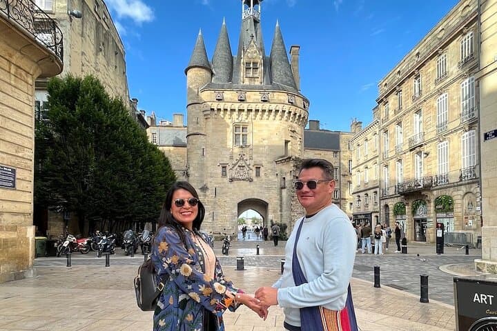 Private Guided Walking Tour of Bordeaux: Local History, Architecture & Wine