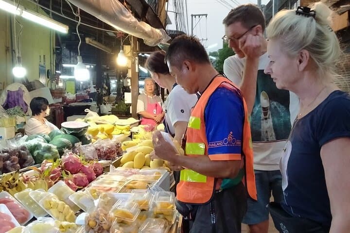 Chiang Mai Sunset Foodie Ride: 17km Evening Street Food Bike Tour photo 2