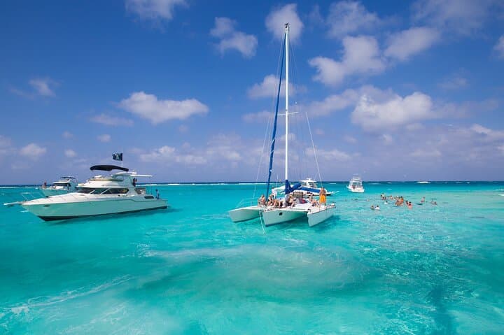 Half-Day Private Boat Tour in Grand Cayman — Stingray Sandbar & Starfish Point photo 2