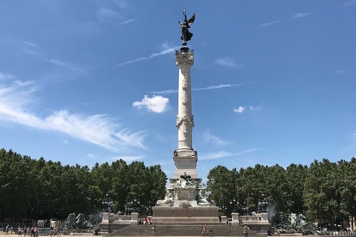 Private Guided Walking Tour of Bordeaux: Local History, Architecture & Wine photo 3