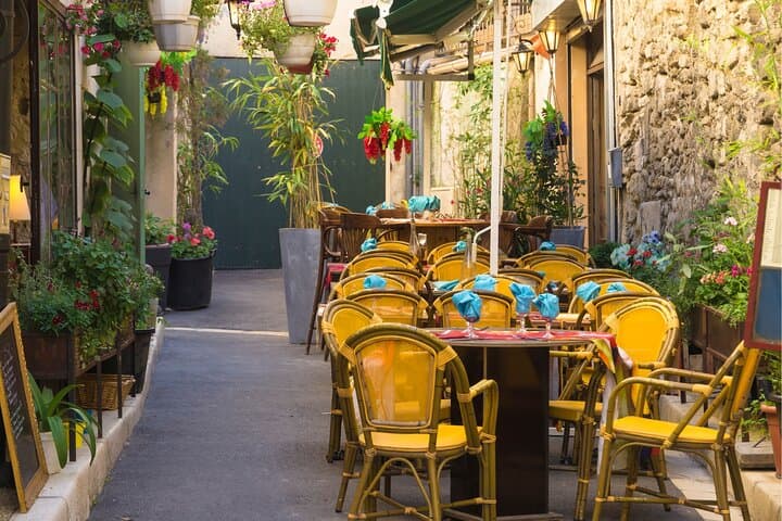 Aix-en-Provence Scavenger Hunt: Self-Guided Highlights Walking Tour