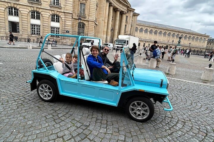See Paris' Essentials in 3 Hours: Private Mini Moke Golf Cart Tour photo 3