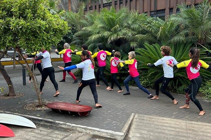 Personalized Surf Lessons in Lima — Learn to Ride Pacific Waves photo 2