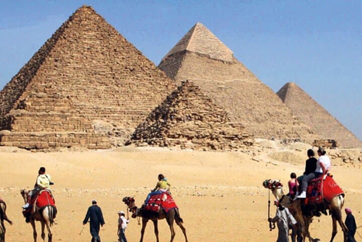 Private Giza, Saqqara & Memphis Tour with Lunch: Pyramids, Sphinx and Step Pyramid photo 3