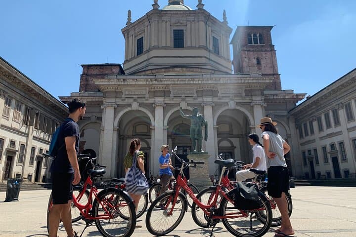 Milan Bike Tour: See the Duomo, Navigli & Brera in 3 Hours photo 6