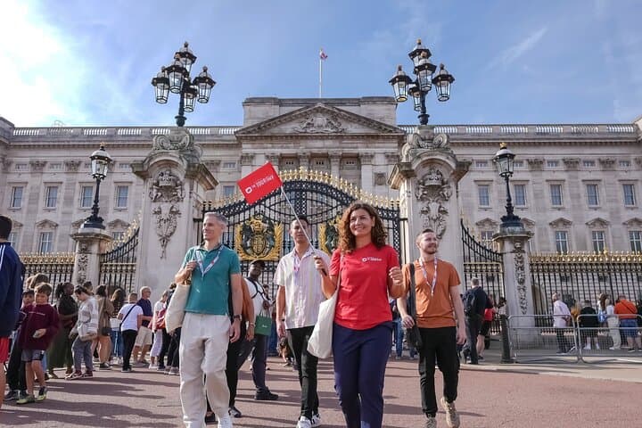 Buckingham Palace Walking Tour: Entry, St. James Park & Audio Guide