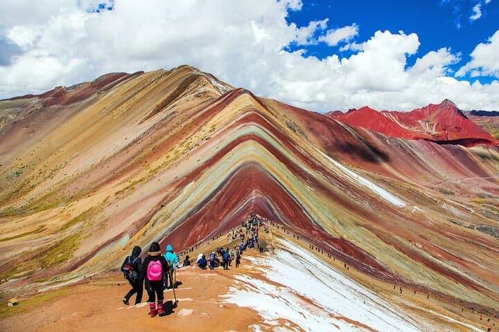 Full-Day Rainbow Mountain Hike from Cusco: Vinicunca's High-Andean Colors