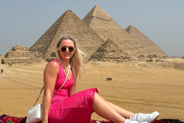 Full-Day Giza Pyramids & Saqqara Tour — Khufu, Sphinx and the Step Pyramid
