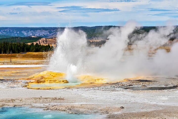 Yellowstone Self-Guided Audio Driving Tour — Drive, Listen, Explore the Park photo 3