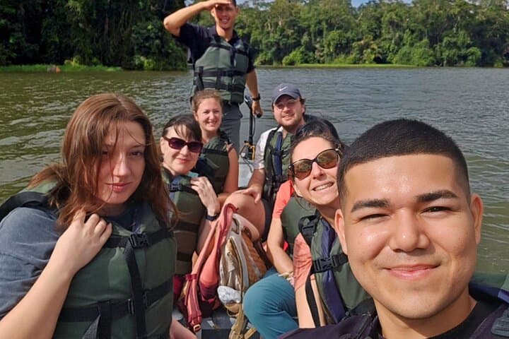 Paddling the Canals of Tortuguero National Park: Guided Canoe Wildlife Tour