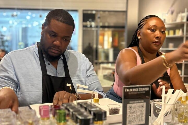 Create Your Own Perfume on Chicago’s Magnificent Mile — 75-Minute Workshop photo 2