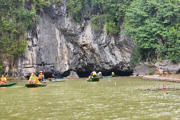 Tam Coc & Mua Cave Day Trip from Hanoi: Bike, Boat, and Hoa Lu History photo 5