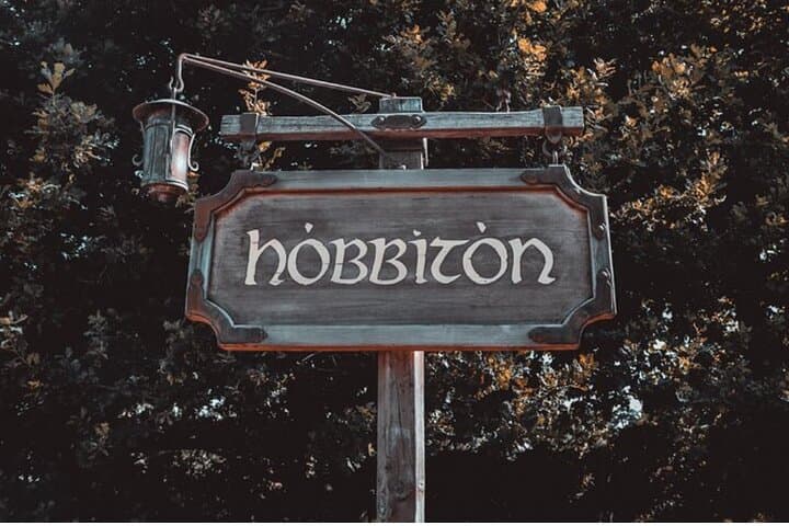 Private Hobbiton Tour from Auckland — Guided Hobbiton Movie Set Day Trip photo 4