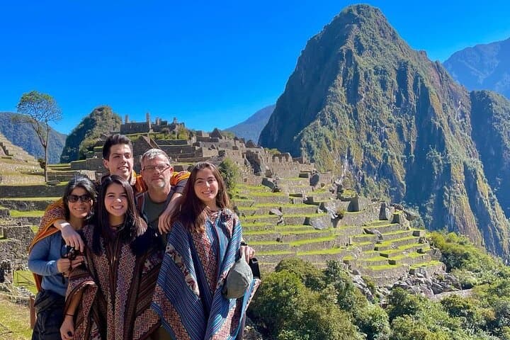 Sacred Valley VIP Full-Day: Moray, Maras & Ollantaytambo with Lunch