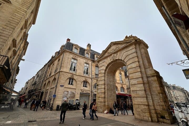 Explore Bordeaux On Foot: Self-Guided Scavenger Hunt Through the City's Sights photo 4