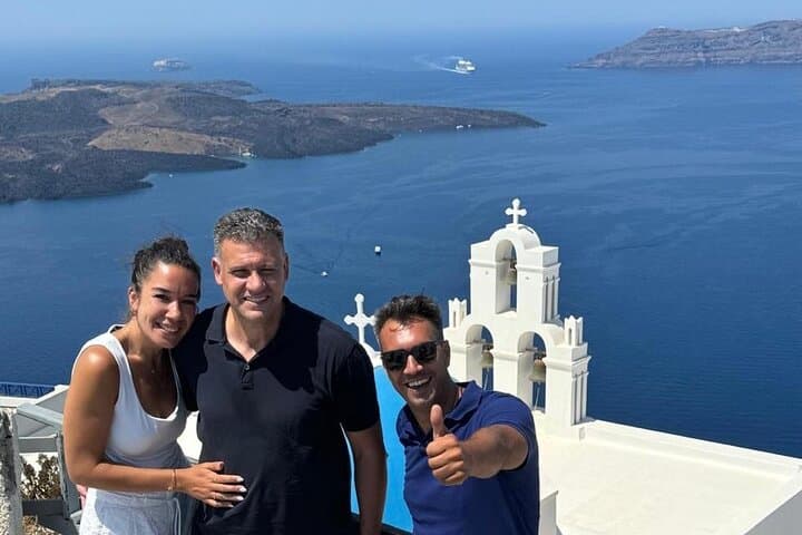 Santorini in a Day: Ultimate Cruise Ship Island Tour — Oia, Akrotiri & Black Sand Beaches photo 5