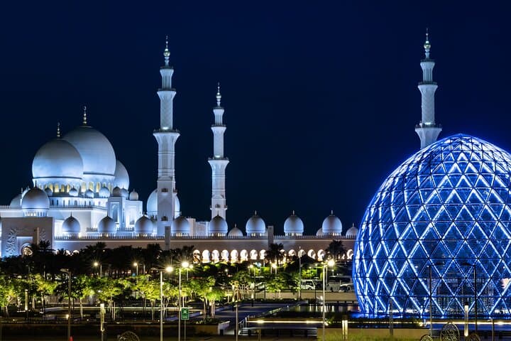 Private Abu Dhabi City Tour: Sheikh Zayed Mosque, Corniche & Saadiyat Highlights photo 4