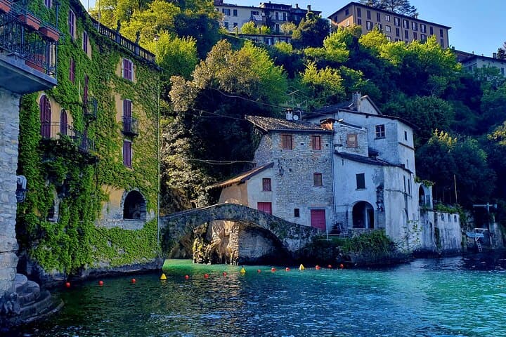 Private 1-Hour Boat Tour of Lake Como with Skipper — Swim, Villas & Views