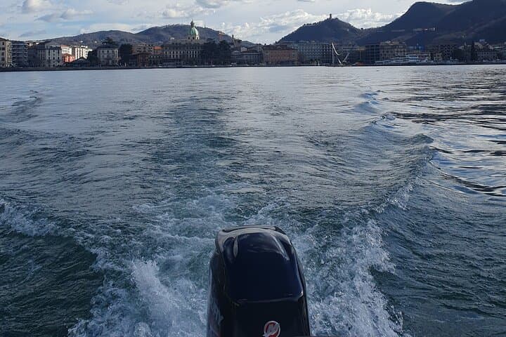 Private 1-Hour Boat Tour of Lake Como with Skipper — Swim, Villas & Views photo 6