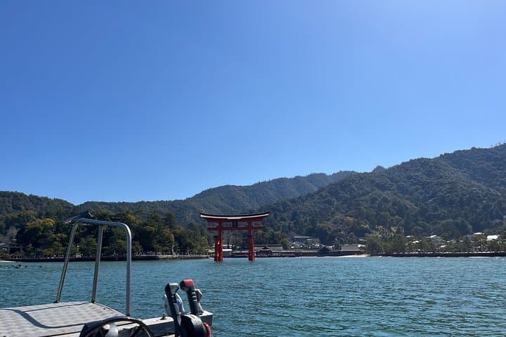 Circle Miyajima: 3-Hour Nanaura Boat Tour with Anago Bento photo 3